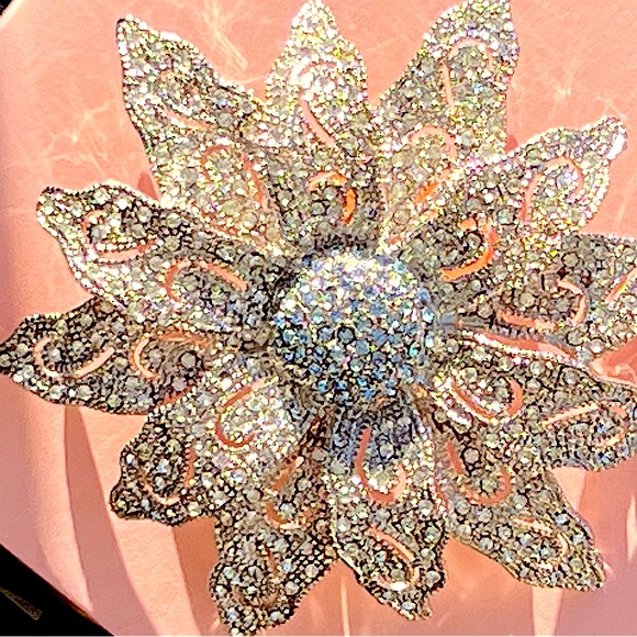 Rare Find Vintage Signed Lum Nu Flower Brooch - Picture 9 of 10